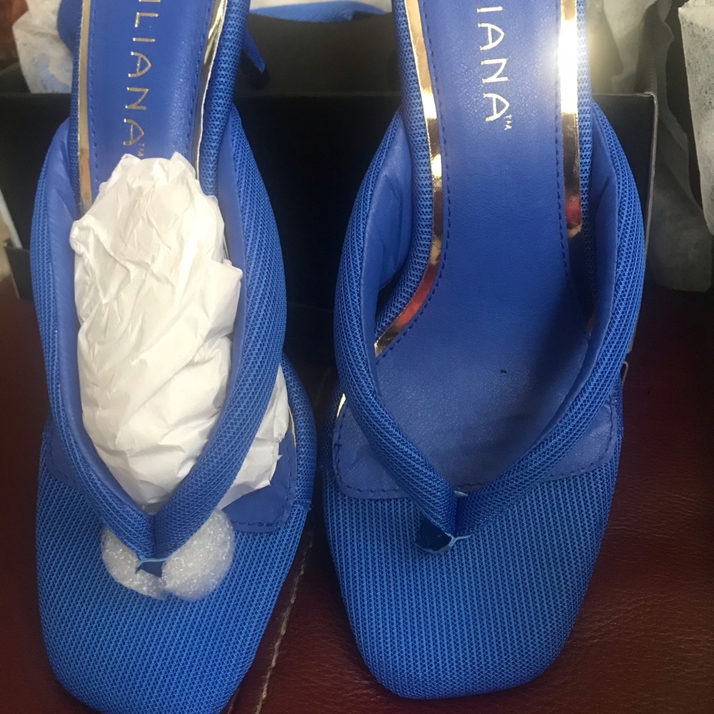 Beautiful .... Blue heeled Sandals